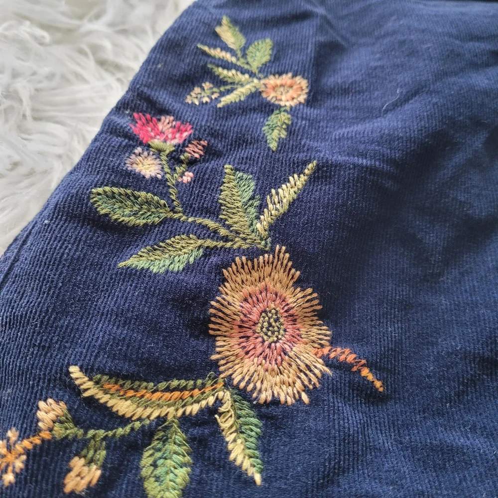 Floral embroidered corduroy skirt - Picture 5 of 9